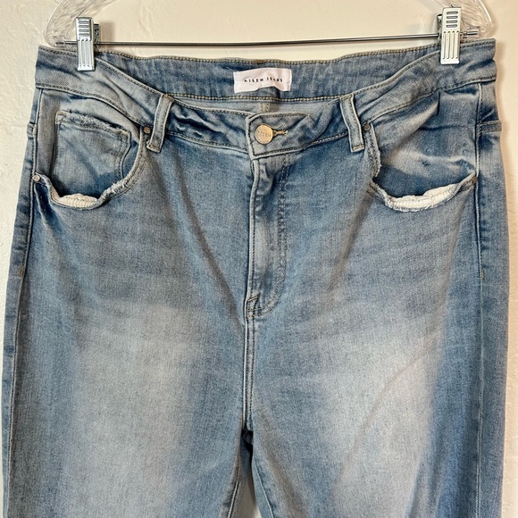 RISEN Los Angeles Women’s High Waisted, Cuffed Baggy Jeans, size 2XL (18) - Picture 4 of 10